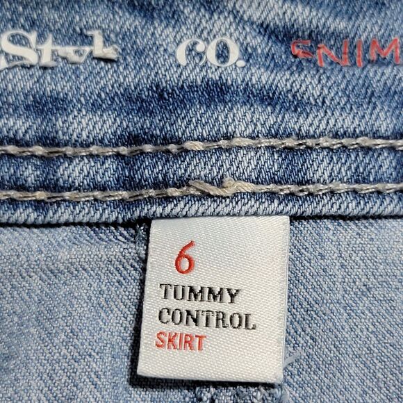 Style & Co. Denim Tummy Control Skirt w/ Bling - Size 6 - Picture 5 of 7
